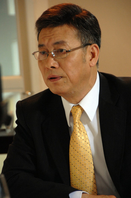 Elliot Yue