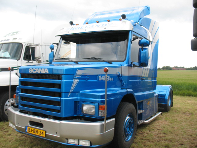 Scania T143