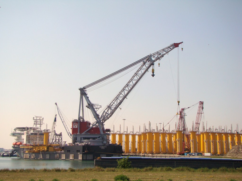 floating cranes and other lifting ships